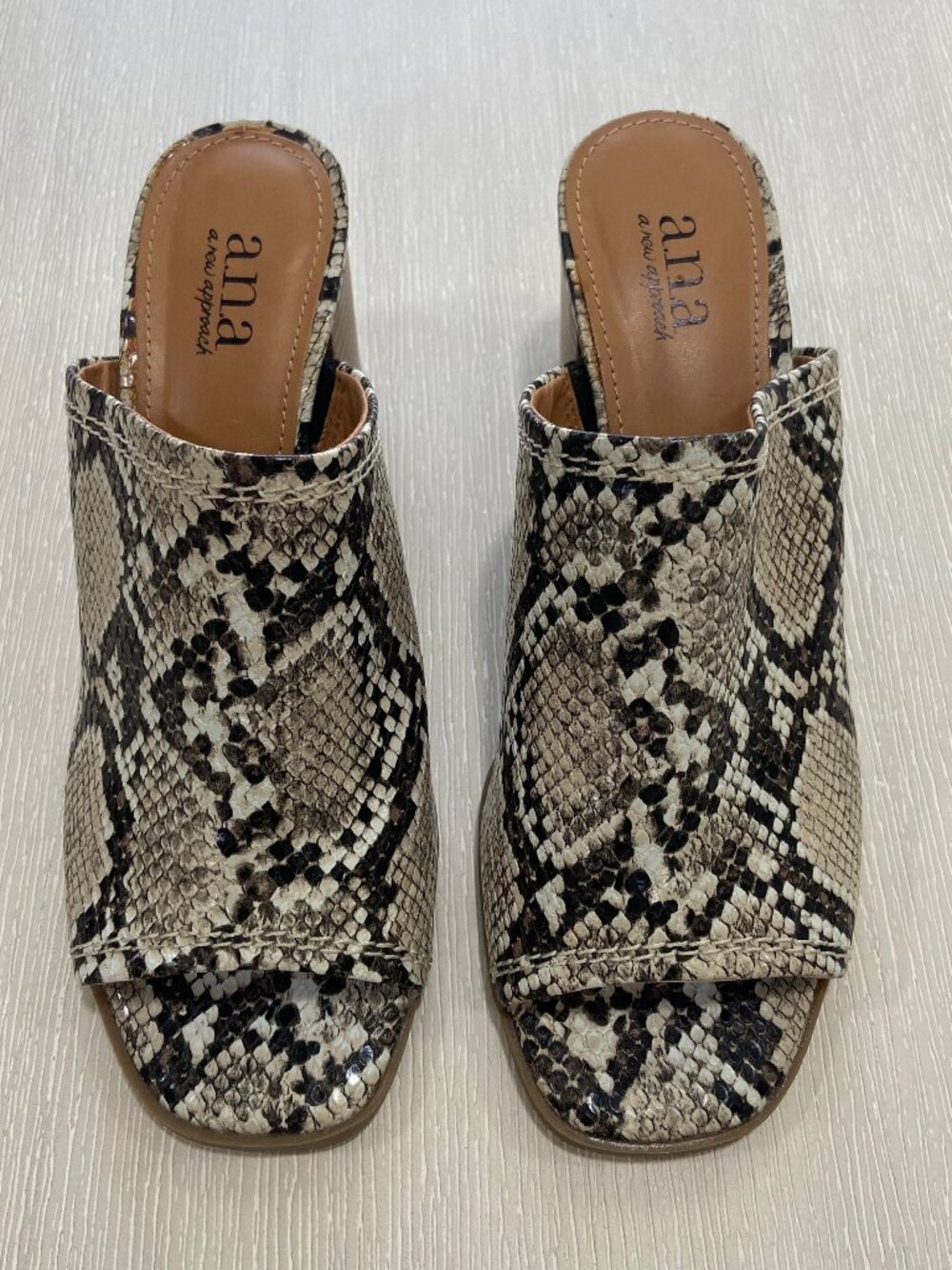 a.n.a Snake Print Open Toe Mule Heels Women's Size 6